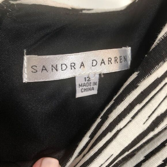 SANDRA DARREN - 🎉HP🎉 EUC - L Sz M Cap Sleeve Printed Geometric BodyCon Sheath - Picture 6 of 14